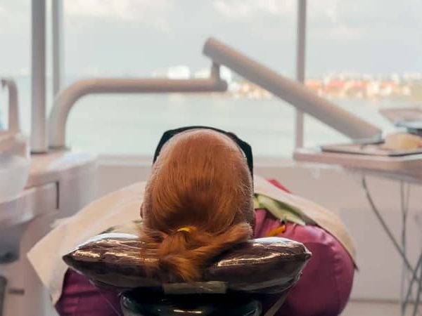 ultimate guide to dental veneers in Mexico